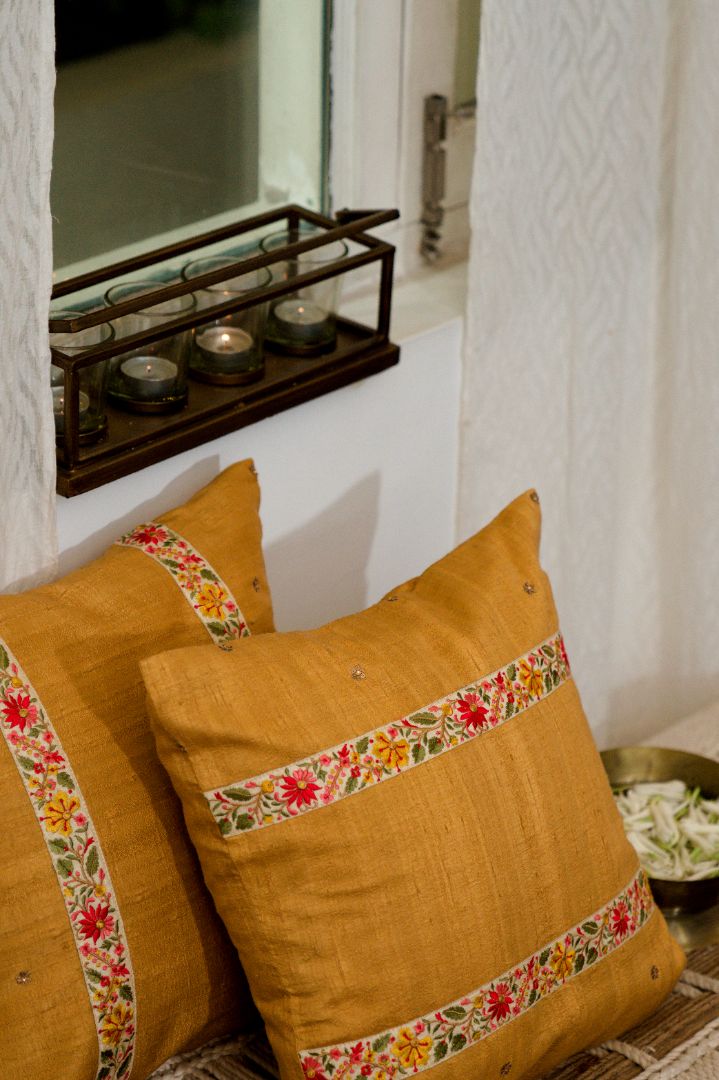 Tamarind Handwoven Cushion - 1 pc