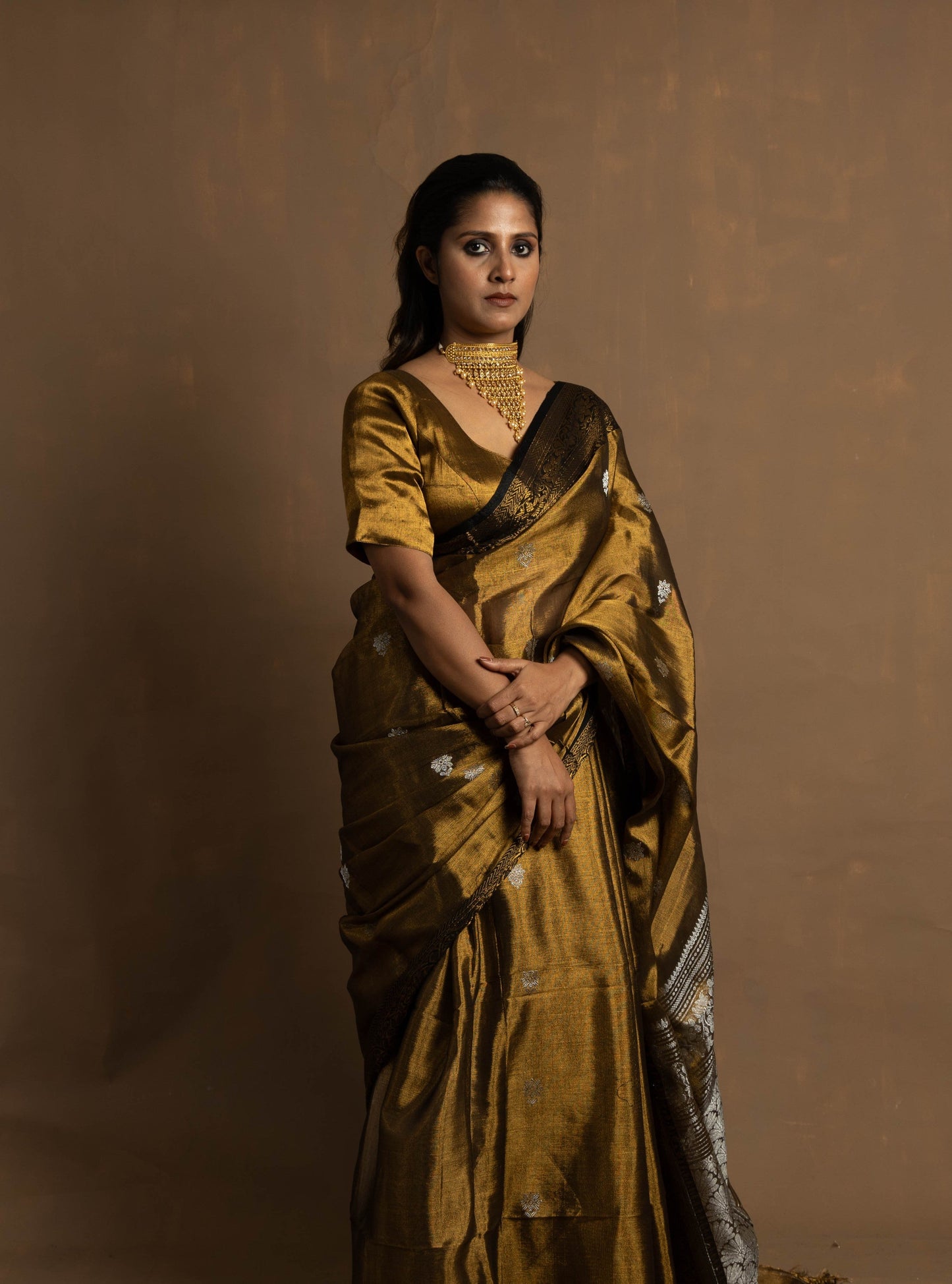 Muharat I Handloom gold tissue banarasi loom