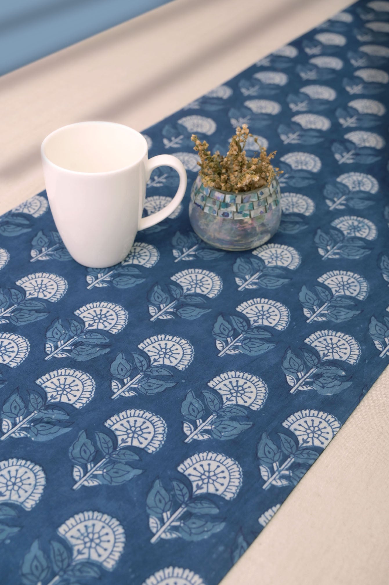 Blomst Table Runner