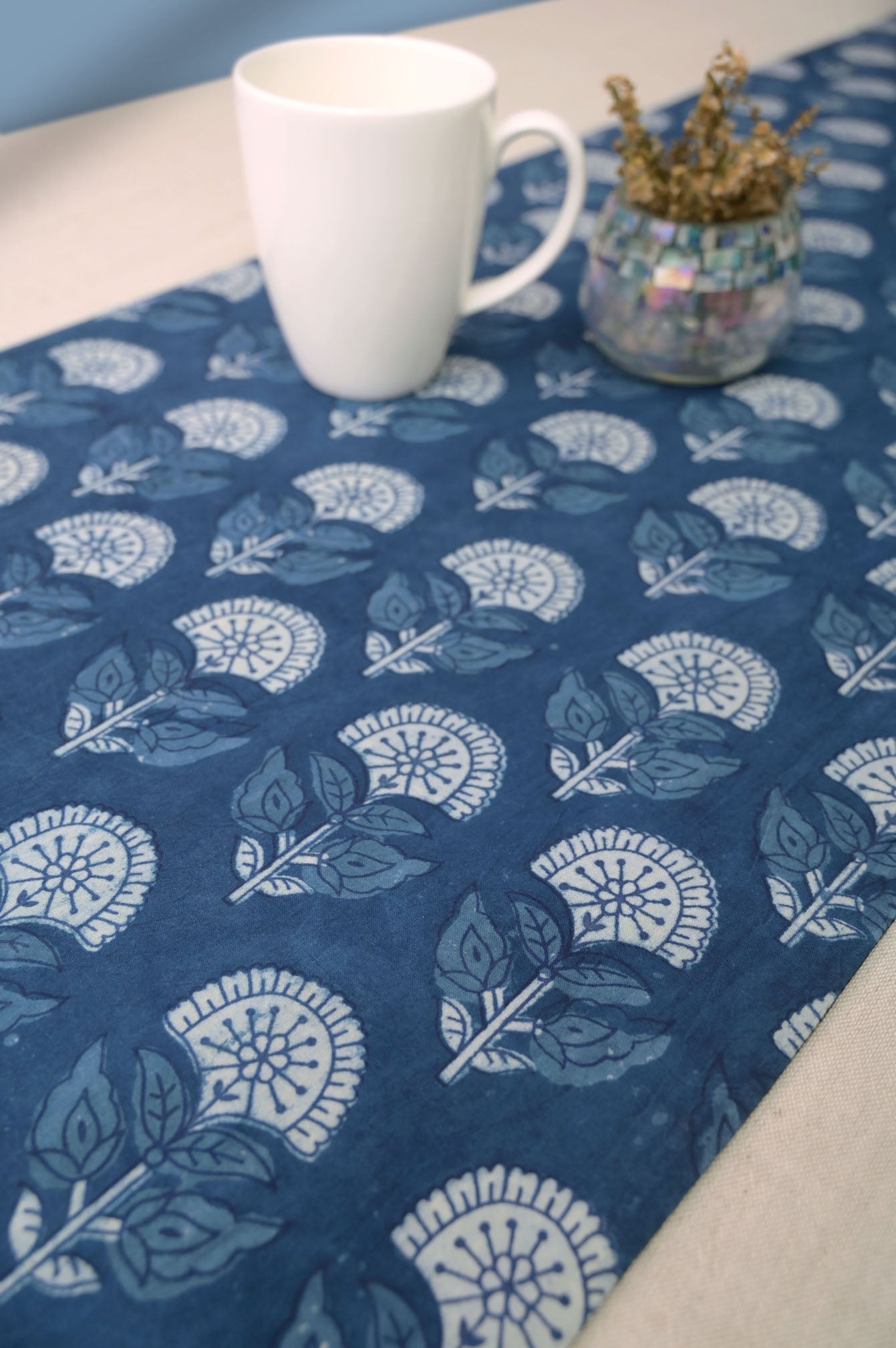 Blomst Table Runner